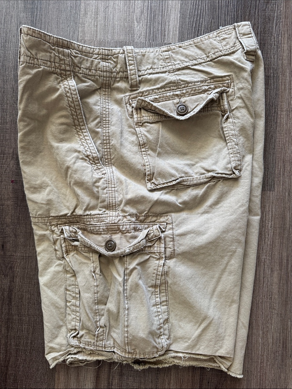 American Eagle Outfitters Men's Cargo Shorts in Tan
